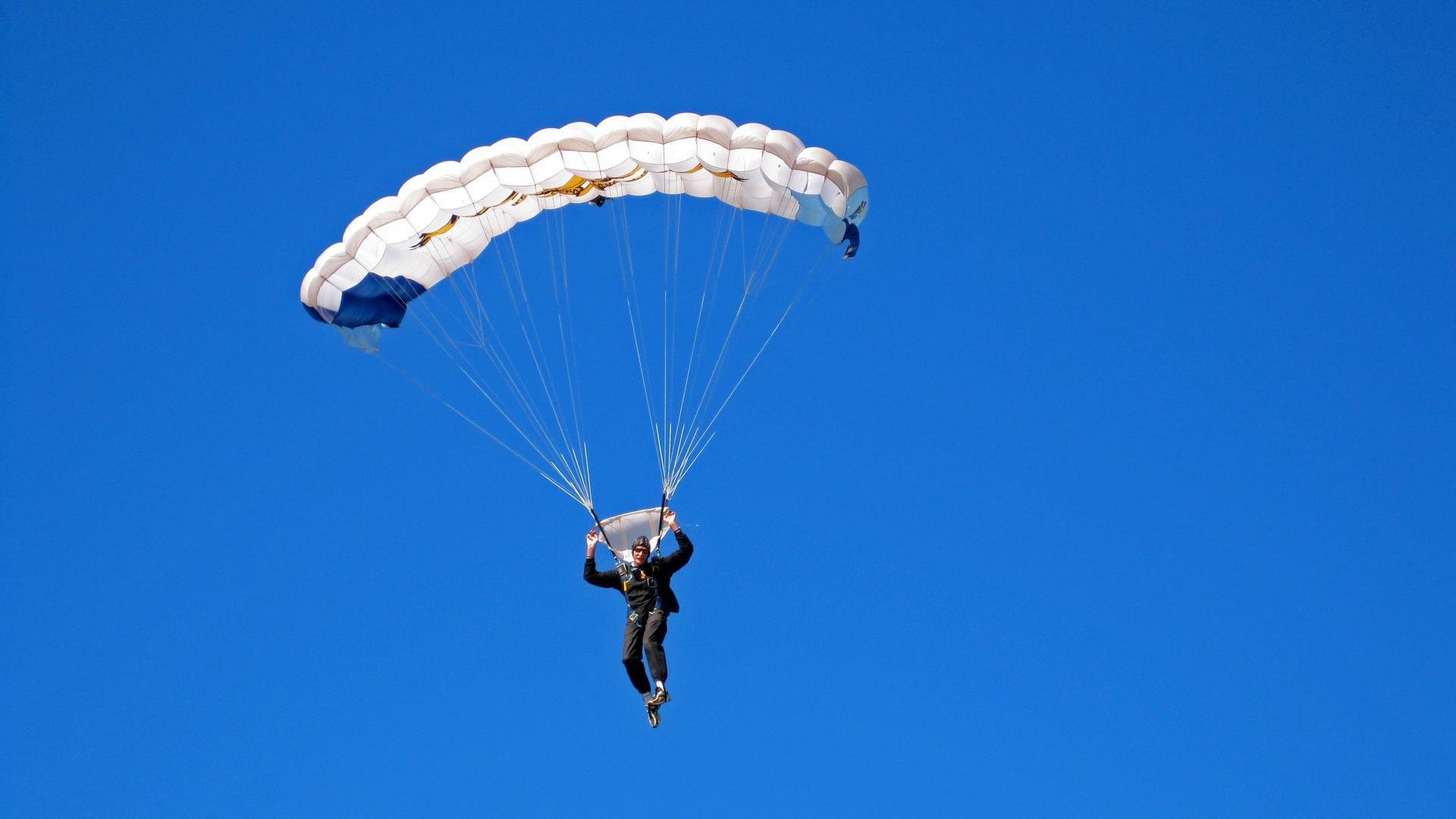女子接力交接顺畅 成果渐显，女子接力视频