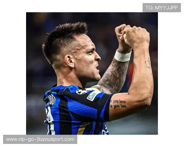 劳塔罗推进中吸引包夹制造空间,国米形成多点突破 劳塔罗推进中吸引包夹制造空间,国米形成多点突破