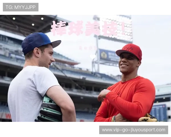 MLB外场冲刺接杀成为赛季最佳回放之一